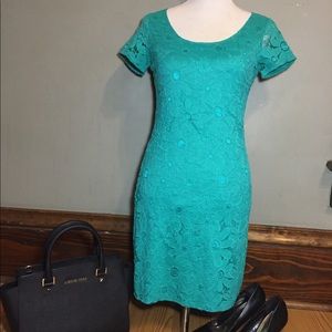 🔴4🌀$25 Tiana B. Green/blue dress